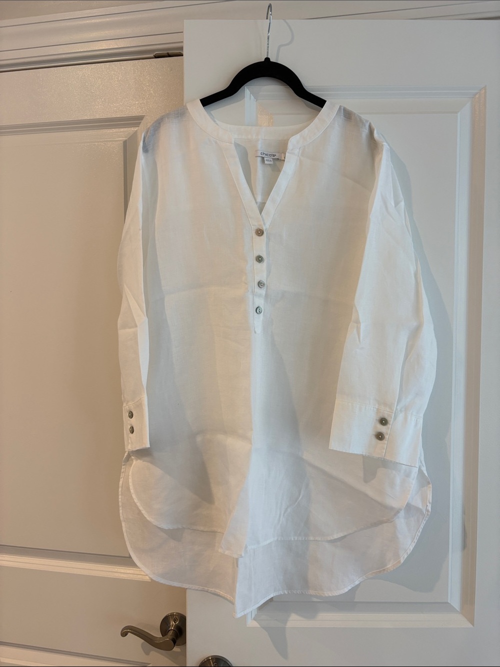 New Chicos Linen Tunic with MOP buttons